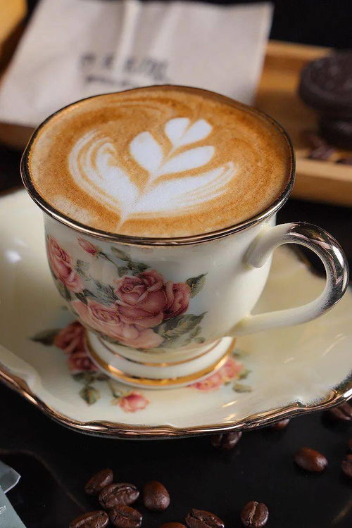 昼咖夜酒，宝藏小酒馆的咖啡与创意鸡尾酒之旅